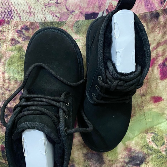 Hello, it is a new size .5 women's shoe - Picture 6 of 8